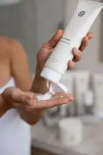 Sjolie tan extender with kukui nut oil, niacinamide, and caffeine