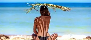 Sjolie Spray Tanning vs UV