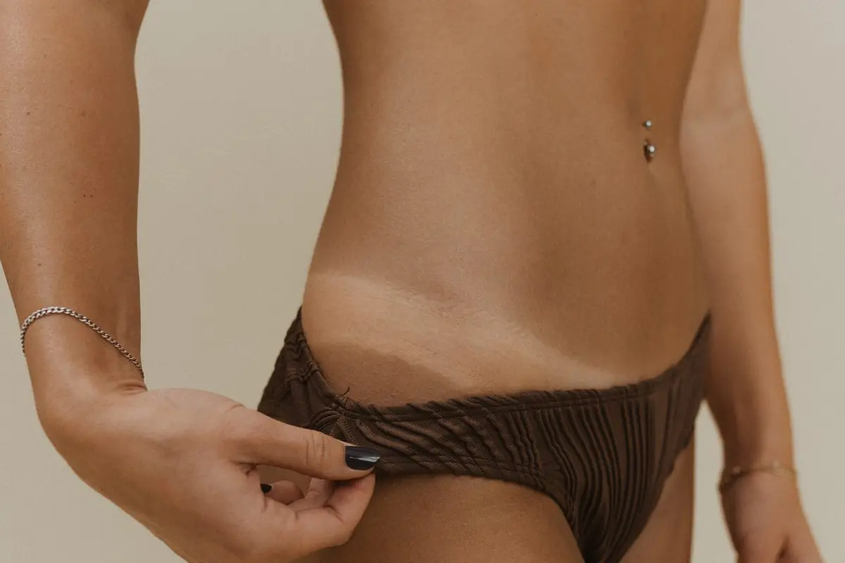 Extra dark bronzed tan result from Sjolie Original N°14 Dark Depth solution