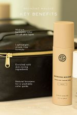SJOLIE Bronzing Mousse key benefits graphic with the bottle beside a makeup bag